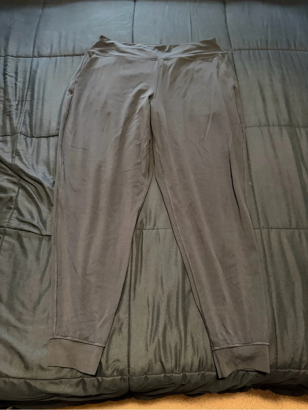 Women’s Lululemon Size 12 Black align joggers